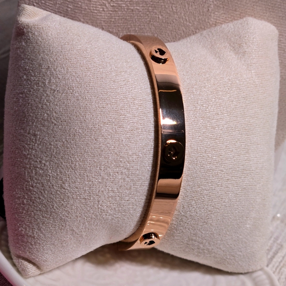 Kate Spade Rose Gold Spot the Spade Hinged Bangle Bracelet NWT Retail $79